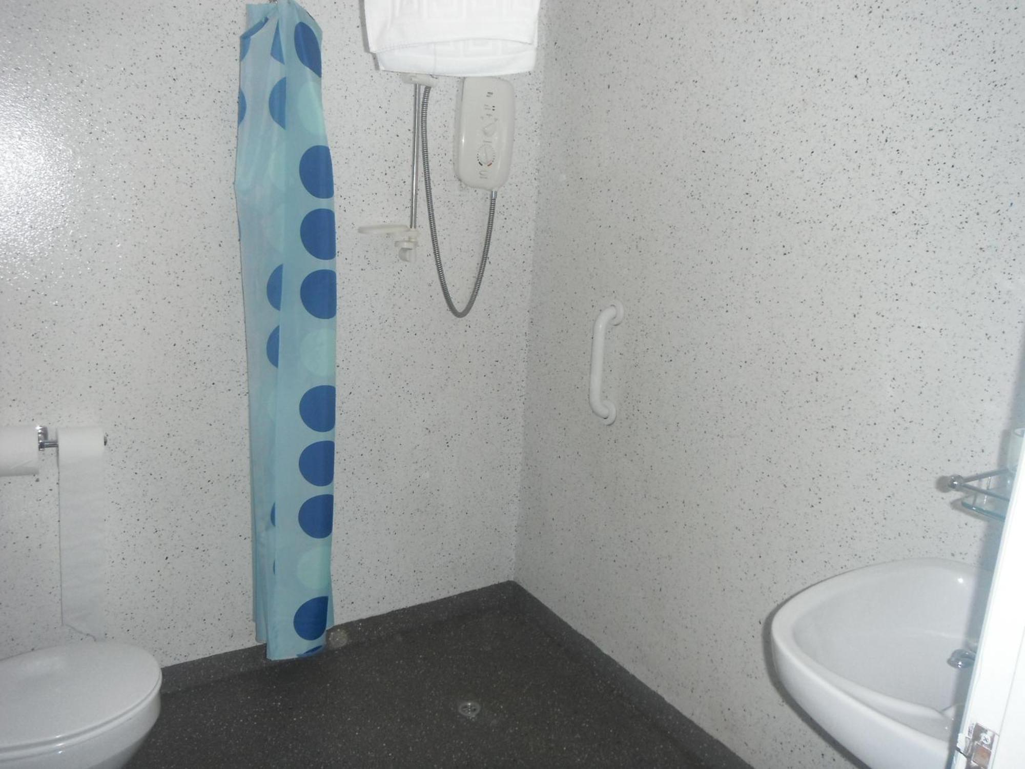 5 Corners Guest Inn Ballyclare Room photo