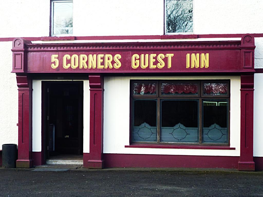 5 Corners Guest Inn Ballyclare Exterior photo