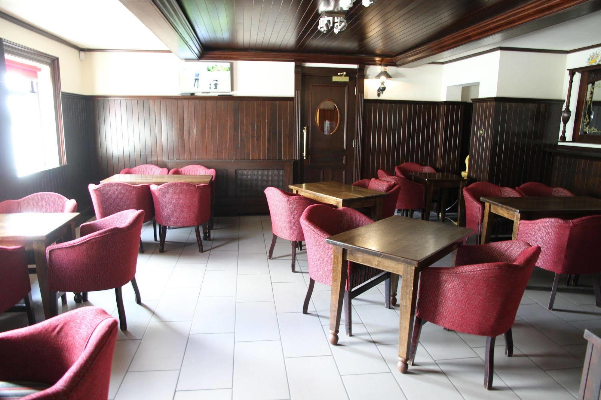5 Corners Guest Inn Ballyclare Exterior photo